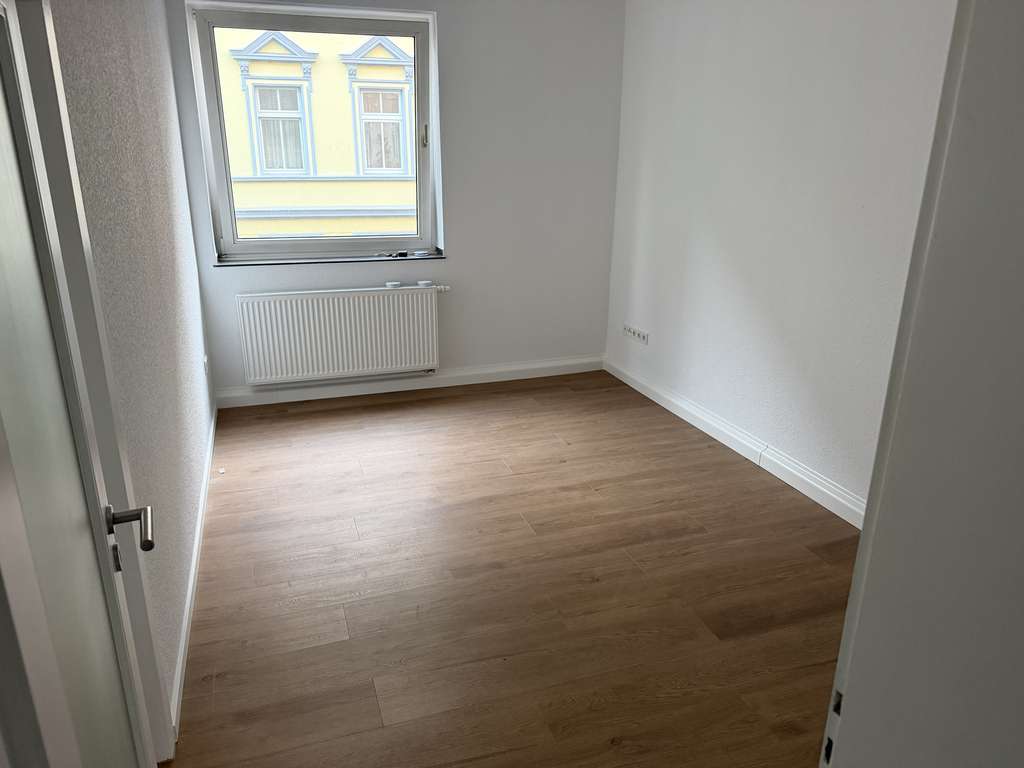 +++ Tolle renovierte 43 m² 2-Zimmer Wohnung im 1.OG – Bild 1
